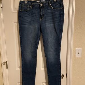 Mossimo Curvy Skinny Jeans size 18/L